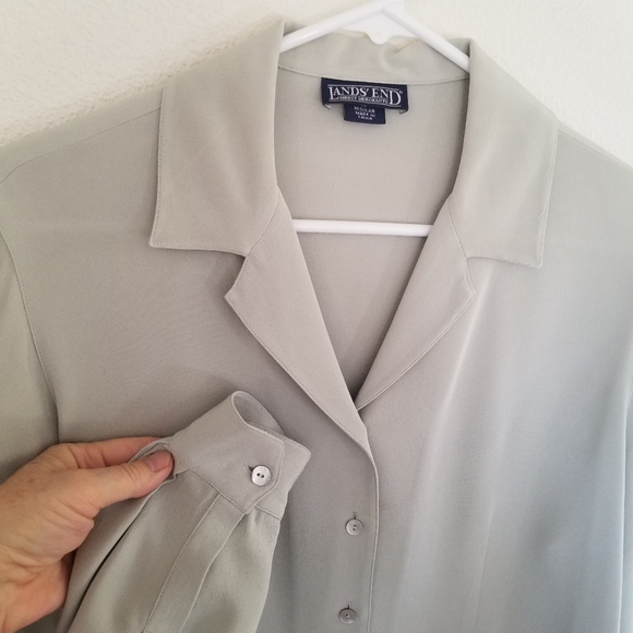 Lands' End 100% silk blouse long sleeve shell buttons size 10 light sea foam - Picture 5 of 8